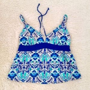 Women's tankinni swim top.